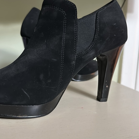 Black Ankle Fioni Booties - Picture 2 of 4